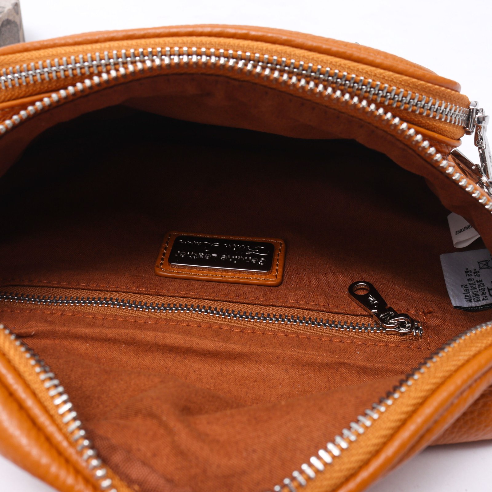 Fellin Lovve Elara 25' Leather Sling Crossbody - Gambar 3